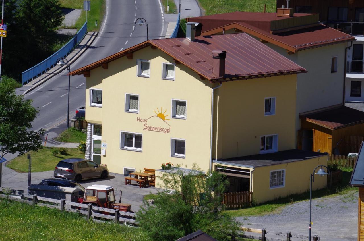 Sonnenkogel Appartement Galtuer Exterior photo